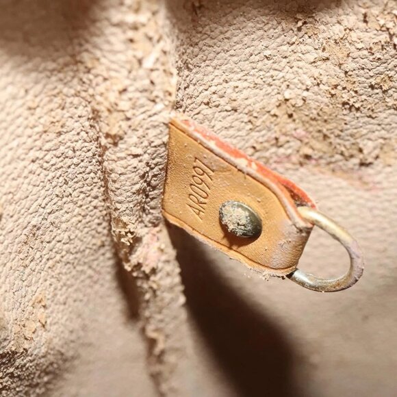 LOUIS VUITTON Monogram Bucket GM Shoulder Bag - Picture 11 of 16